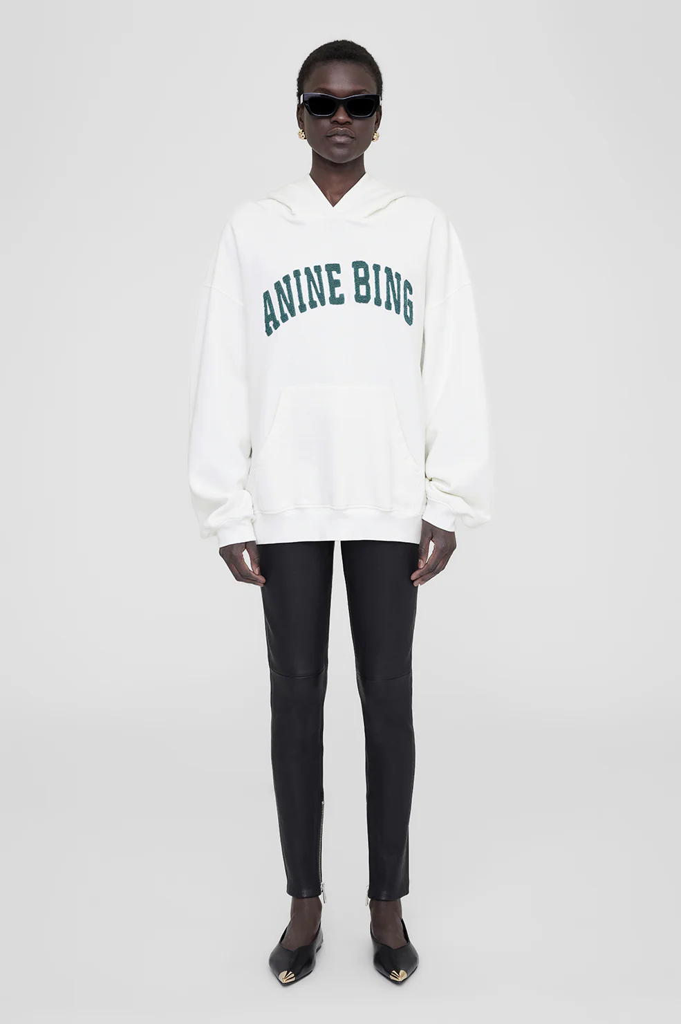 2718-harvey-sweatshirt-ivory-with-dark-sage-1.webp Harvey Sweatshirt - Ivory With Dark Sage