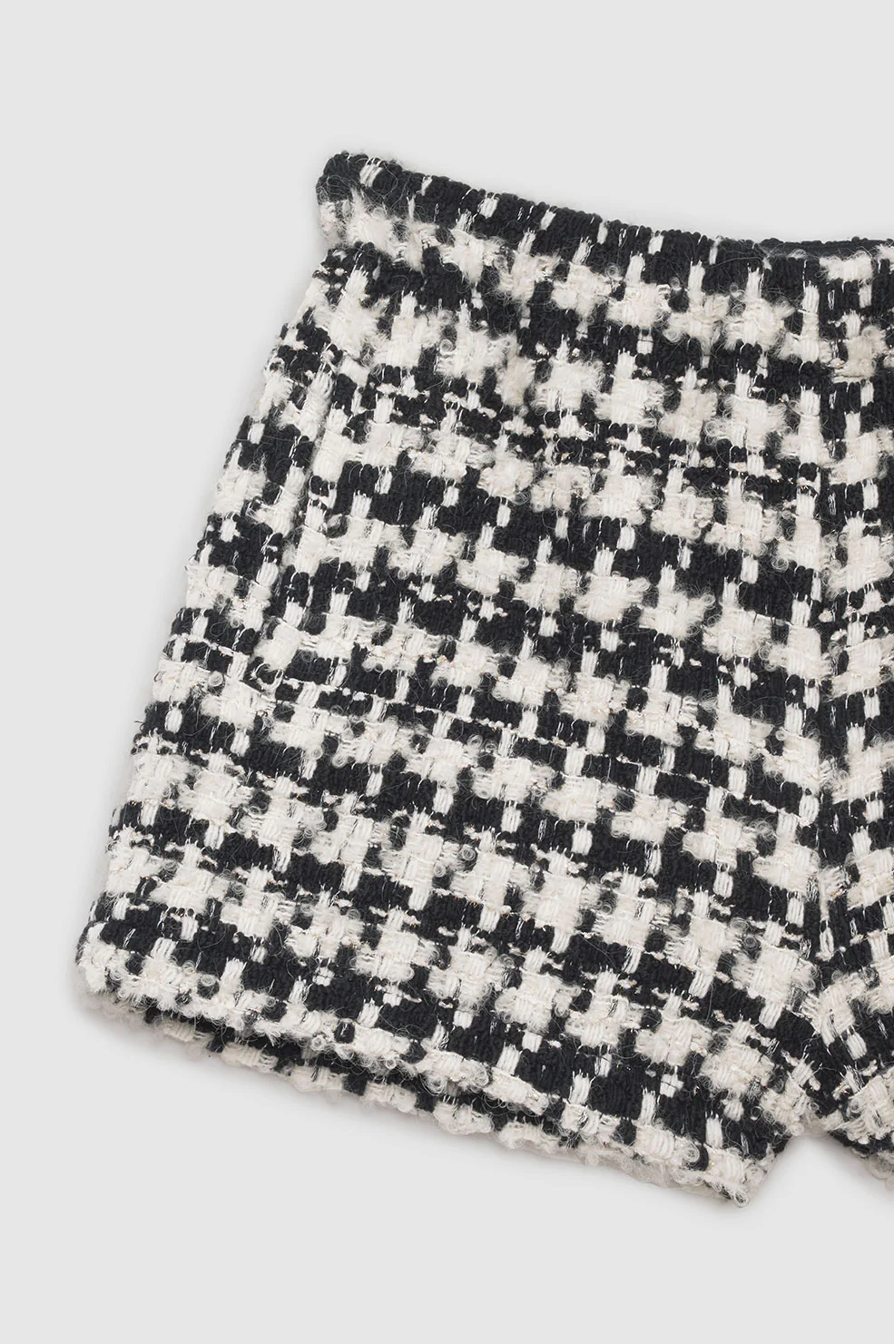 Lyle Short - Black And White