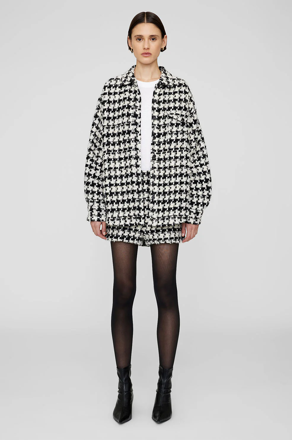 Lyle Short - Black And White