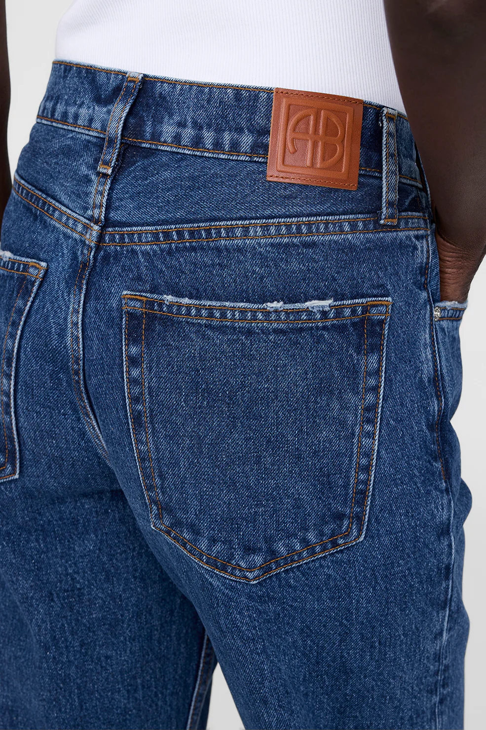 937-roy-jean-31-clean-indigo-denim-4.webp Roy Jean 31" - Clean Indigo Denim
