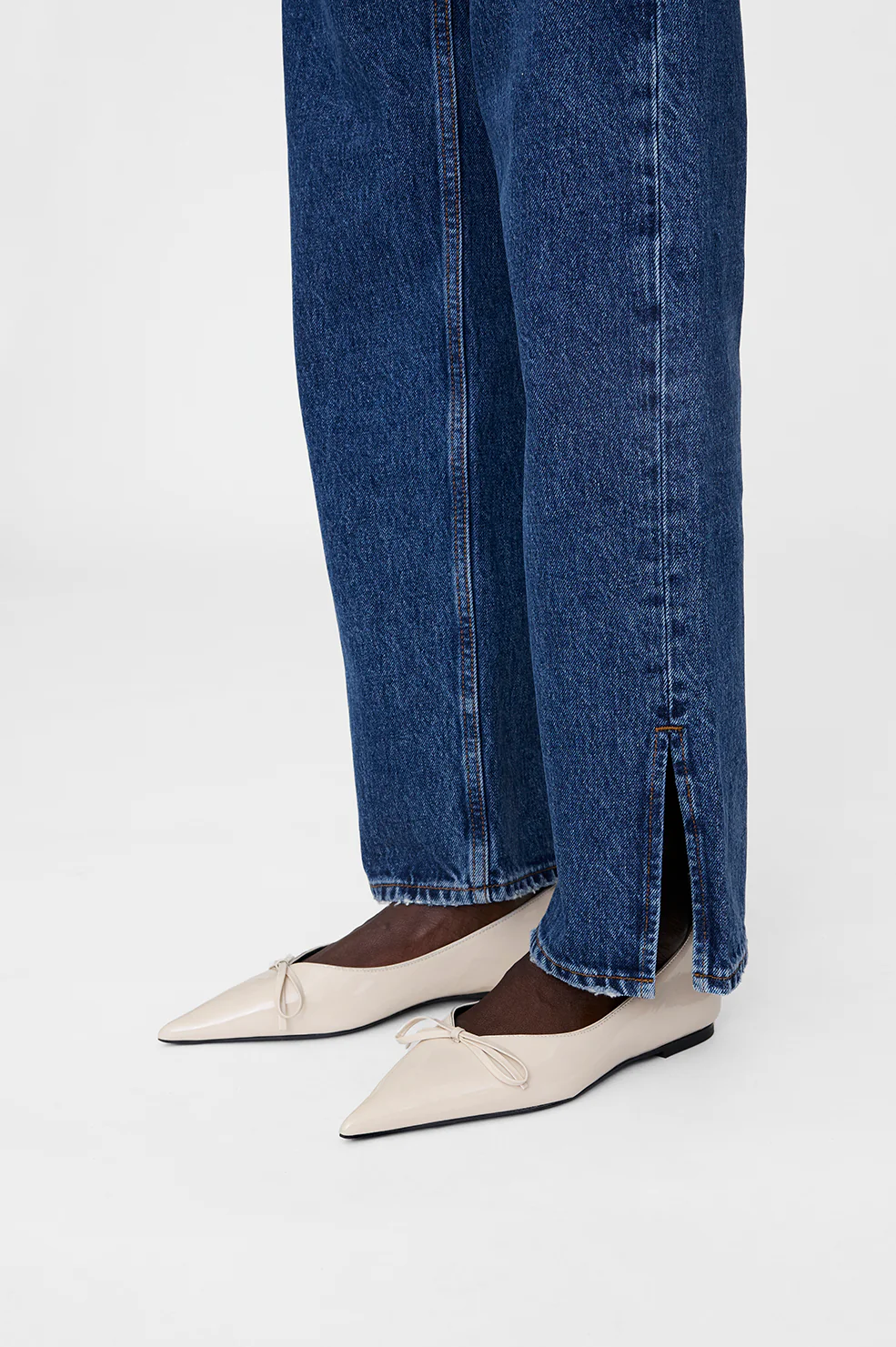 937-roy-jean-31-clean-indigo-denim-9.webp Roy Jean 31" - Clean Indigo Denim